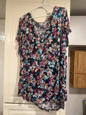 Maurice’s Floral V-Neck Short Sleeve Top - Black Multi size 2X 4:3